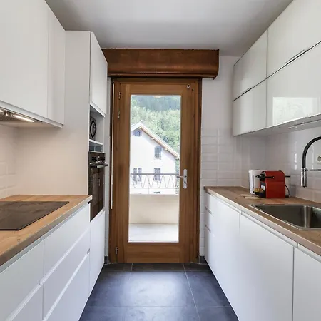 Appartement Plein Sud - 2ch Vue Mt Parking Balcon Calme *